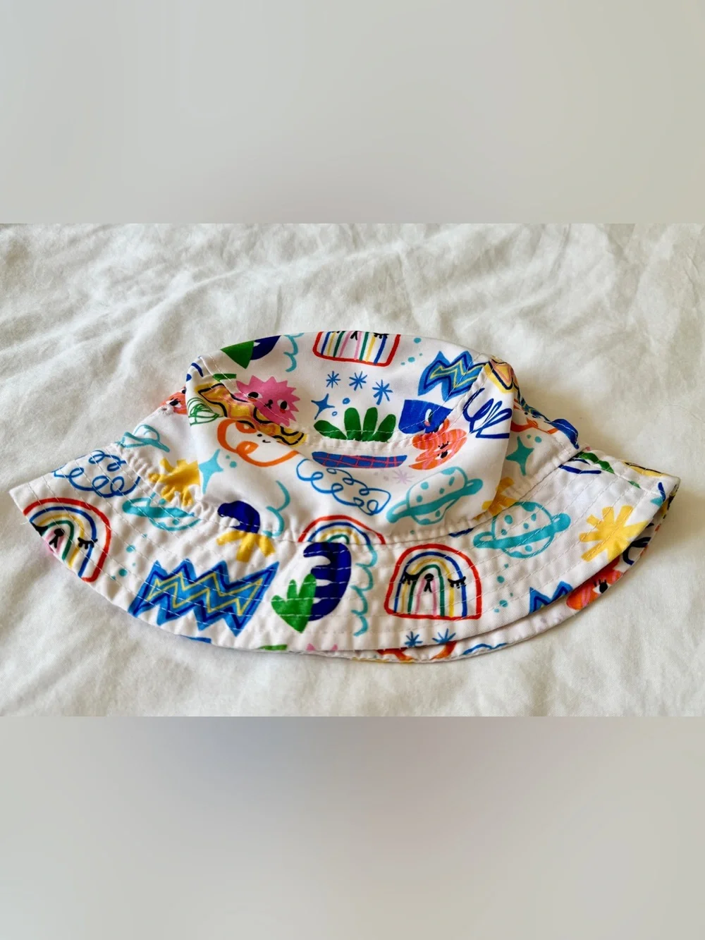 H&M x Liunic Abstract Rainbow Doodle Sun Bucket Hat | 4T/6X